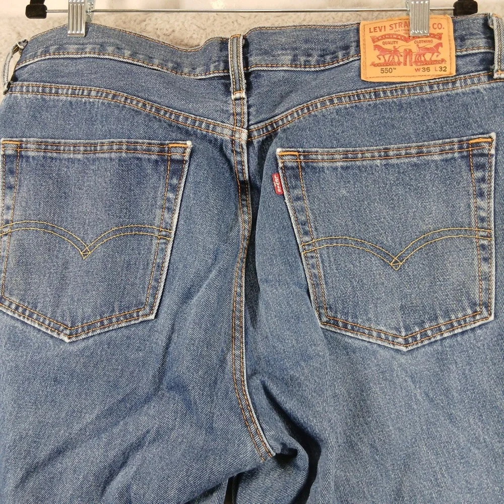 Levi's 550 Jeans Mens 36x32 Blue Relaxed Fit Tapered Leg‎ Denim Pants